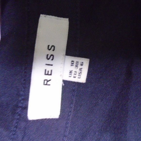 Reiss Ladies Black 100% Silk Button Down Classic Shirt Hem Blouse - Picture 2 of 3